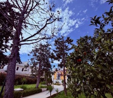 Trani House | VIlla Monte D'Alba