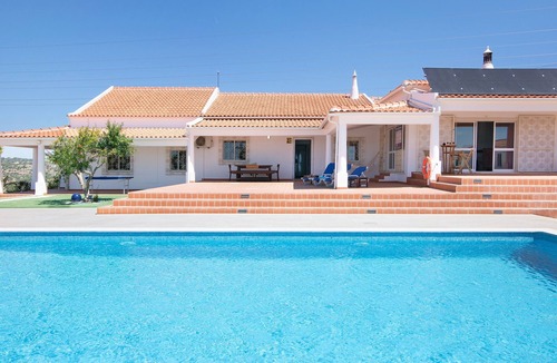 Albufeira House | Villa 'Monte Do Pataco' with Private Pool, Private Terrace and Wi-Fi