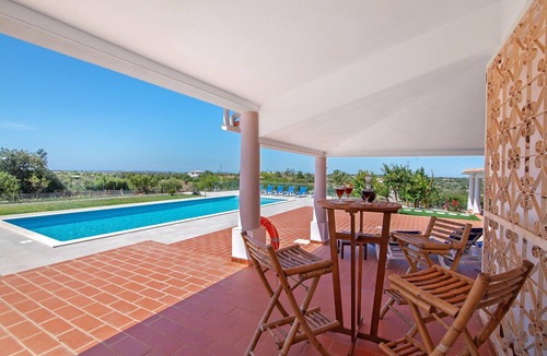 Albufeira House | Villa 'Monte Do Pataco' with Private Pool, Private Terrace and Wi-Fi