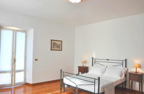 Capranica Villa | Villa Montecasciano