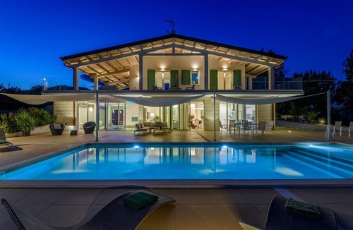 Acqualagna Villa | Villa Montefalcone 8 by Marche Holiday Villas