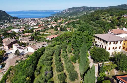 Costermano Apartment | Villa Montegolo