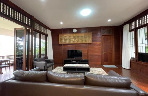Pancawati Villa | Villa Muja