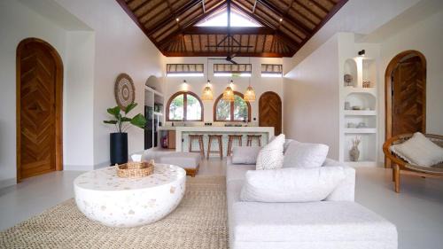 Abang Villa | Villa Nagaïa Private Pool, Panoramic Rooftop, Volcano & Ocean Views