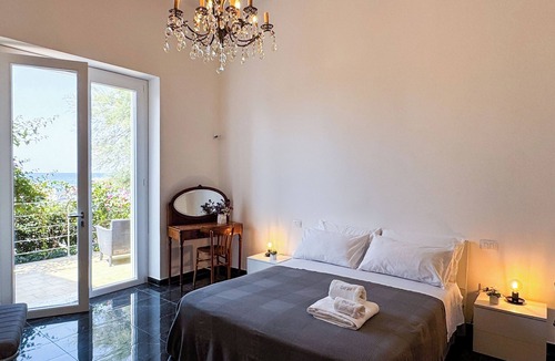 Santa Caterina Apartment | Villa Nauna - Villa house with panoramic terrace facing the sea