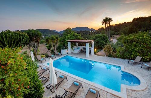 Sant Josep de sa Talaia Villa | Villa Near Ibiza Town-San Antonio Sleeps 14