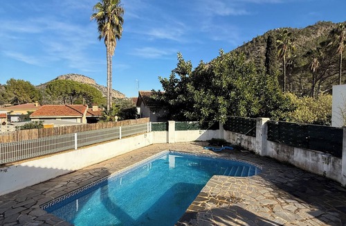 Gandia Ski Chalet | Villa near the beach to enjoy the sea and the mountains.