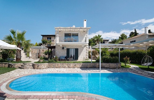 Tsoukaladhes Villa | "Villa Nefeli" with Sea View, Private Pool & Wi-Fi