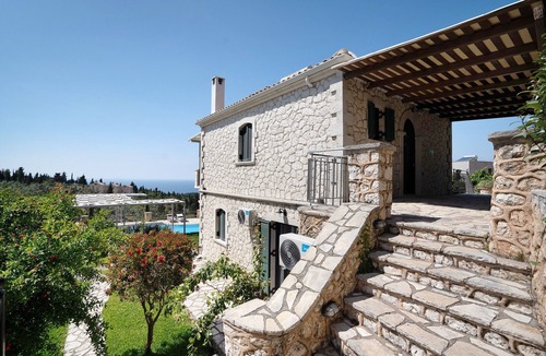 Tsoukaladhes Villa | "Villa Nefeli" with Sea View, Private Pool & Wi-Fi