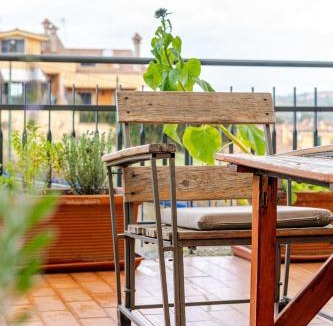 Marco Simone Villa | Villa nel verde di Marco Simone vicino ai campi da Golf e al Polo Tecnologico Tiburtino