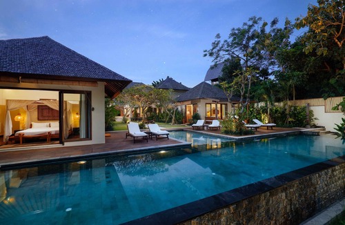 Batu Bolong Villa | Villa Nelayan by Nakula