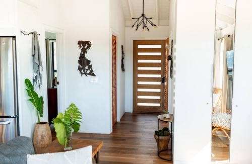 Upper Carolina Villa | Villa Nesta ~ Bright & Modern Villa w/Solar!