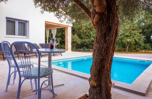 Omisalj Villa | Villa Nevera