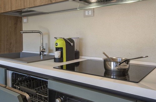 Villa Dalegno Apartment | Villa Nice View - One Bedroom Apartment, Sleeps 4