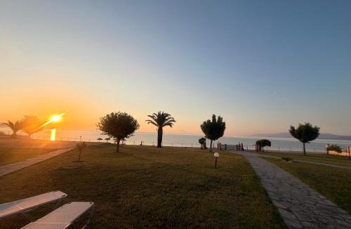 Sithonia Villa | Villa Nikoleta - Beach Front luxury villa with beach access