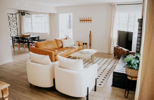 Lakehead-Lakeshore House | Villa Nosoni