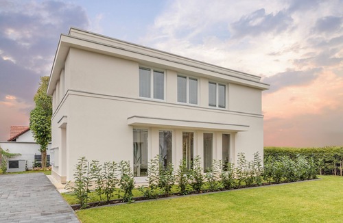 Altglienicke Villa | Villa Nova Berlin: Modern vacation home with plenty of space for relaxation and comfort
