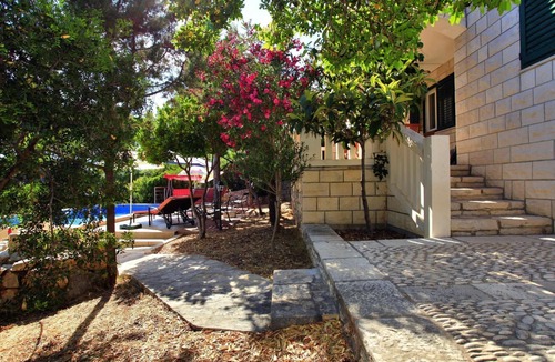 Potirna House | Villa Nova by Interhome