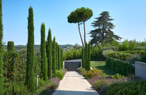 Mougins Cabin | Villa Nova