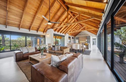 Hoedspruit Villa | Villa Nsovo