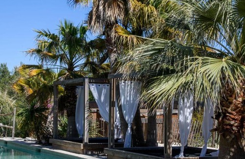 Calvisson Hotel | Villa Occitana