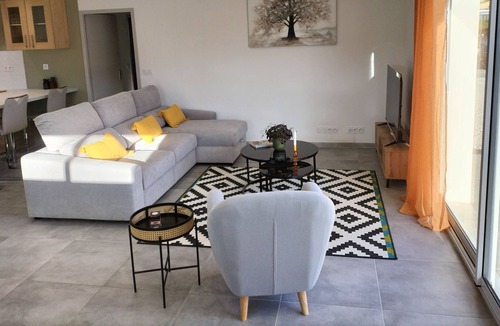 Camaret-sur-Aigues House | VILLA of 100 m2 new (2023) in a small Provençal village