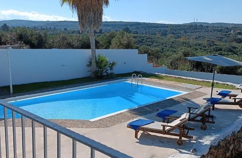 Pyrgos Psilonerou Villa | Villa Oia