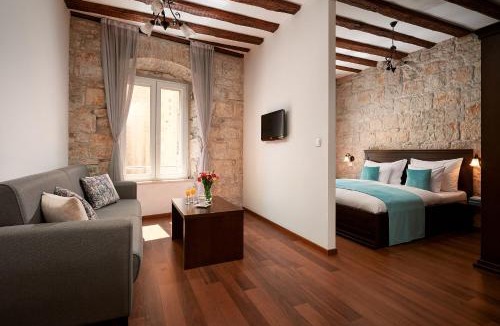 Split House | Villa Olea