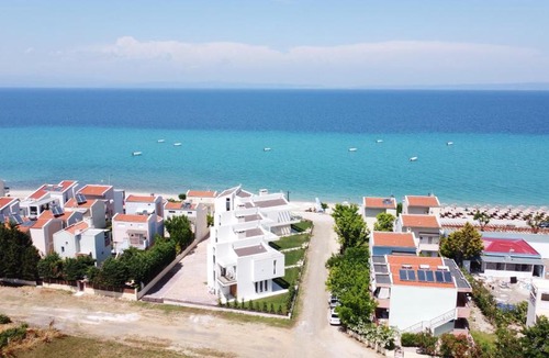 Polichrono Villa | Villa Oleandra by the sea