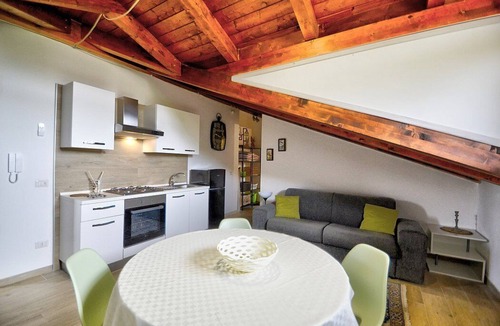 Frascinelle House | Villa Olga E: A cozy and welcoming apartment that is part of a villa situated in a quiet location, a few minutes from the town center, with Free WI-FI.