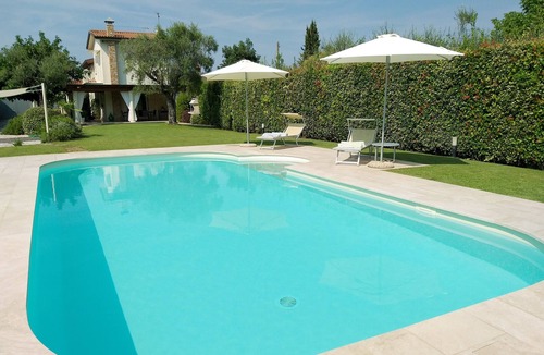 Capezzano Pianore Villa | Villa Oliveta between sea and hills with private pool