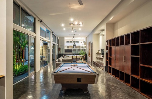 Laksmana Villa | Villa Onyx 18 meter pool, 1 minute walk from Eat st