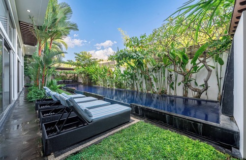 Laksmana Villa | Villa Onyx 18 meter pool, 1 minute walk from Eat st