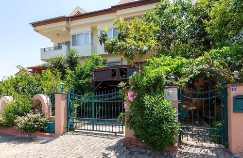 Marmaris City Center Villa | Villa Orkun Armutalan Daily Weekly Rentals
