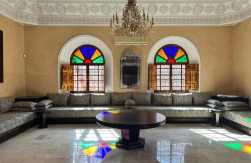 Menara Villa | Villa Oum Palace
