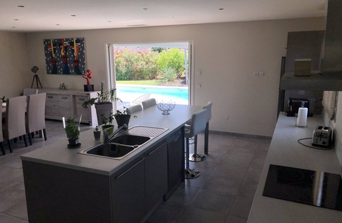 Sollies-Ville Villa | Villa overlooking the hill between Hyeres and St Tropez