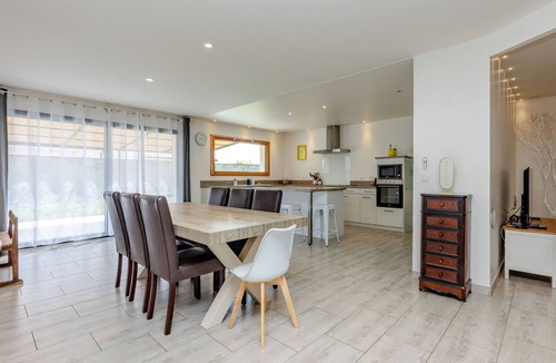 Saint-Sulpice Villa | Villa Pastel - Heated Pool & Garden