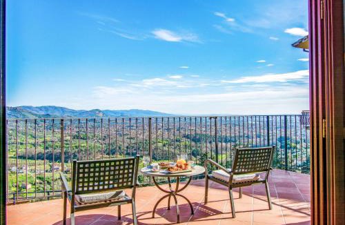 Buggiano Villa | Villa Panorama by Interhome
