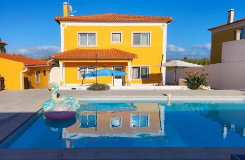 Coto Villa | Villa Paraíso Do Coto - Piscina, mar e surf