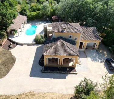 Trets House | Villa Paradis de Clarisse