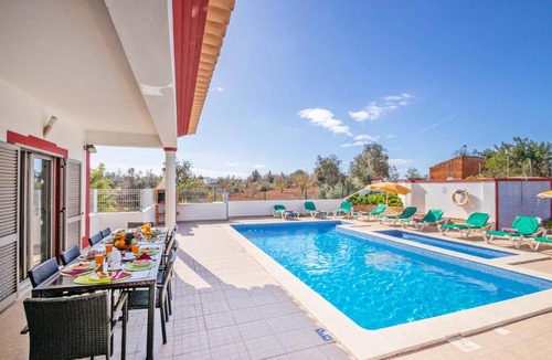 Guia Villa | Villa Paradise