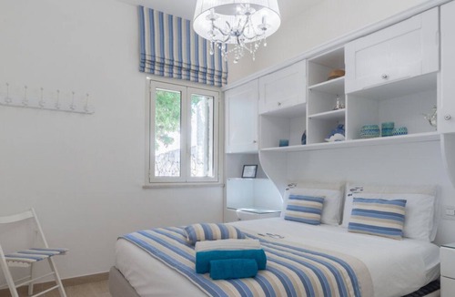 Corsano Villa | Villa Paradisio overlooking the cliff