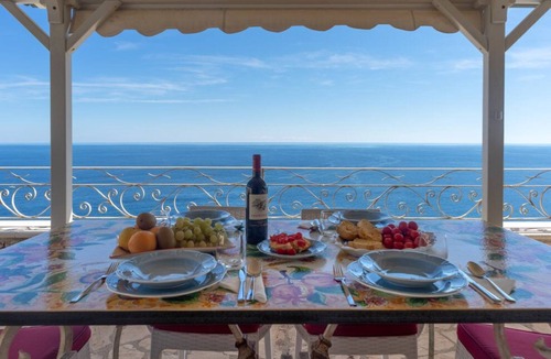 Corsano Villa | Villa Paradisio overlooking the cliff