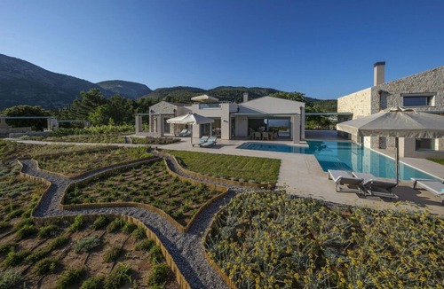 Chortata Villa | Villa Paraskevi - Four Bedroom Villa, Sleeps 8