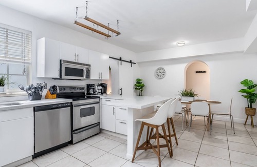 Northeast Miami Villa | Villa Paris in The ❤️ of Miami, Heated Pool, Mini Golf, minutes to the beach