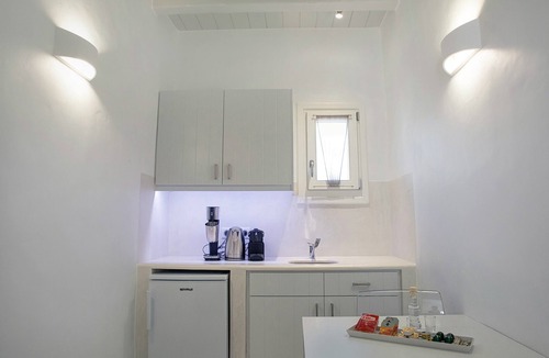 Koufonisia Apartment | Villa "Pasithoe" with Private Terrace, Wi-Fi and Air Conditioning