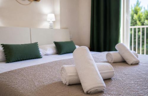 Albate House | Villa Patrizia - Suite esclusive con parcheggio privato