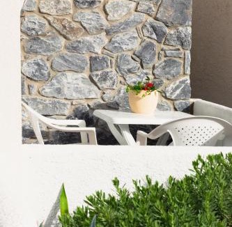 Polichrono Apartment | Villa Pearl