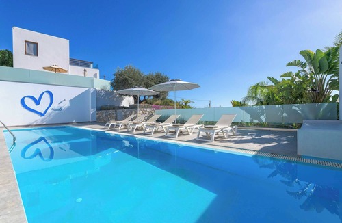 Gennadi Villa | Villa Pefko - Three Bedroom Villa, Sleeps 6