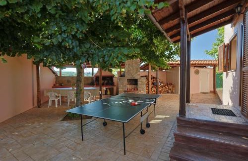 Katerini Villa | VILLA PEPONI Spacious Traditional Villa with Garden - BBQ & Private Parking